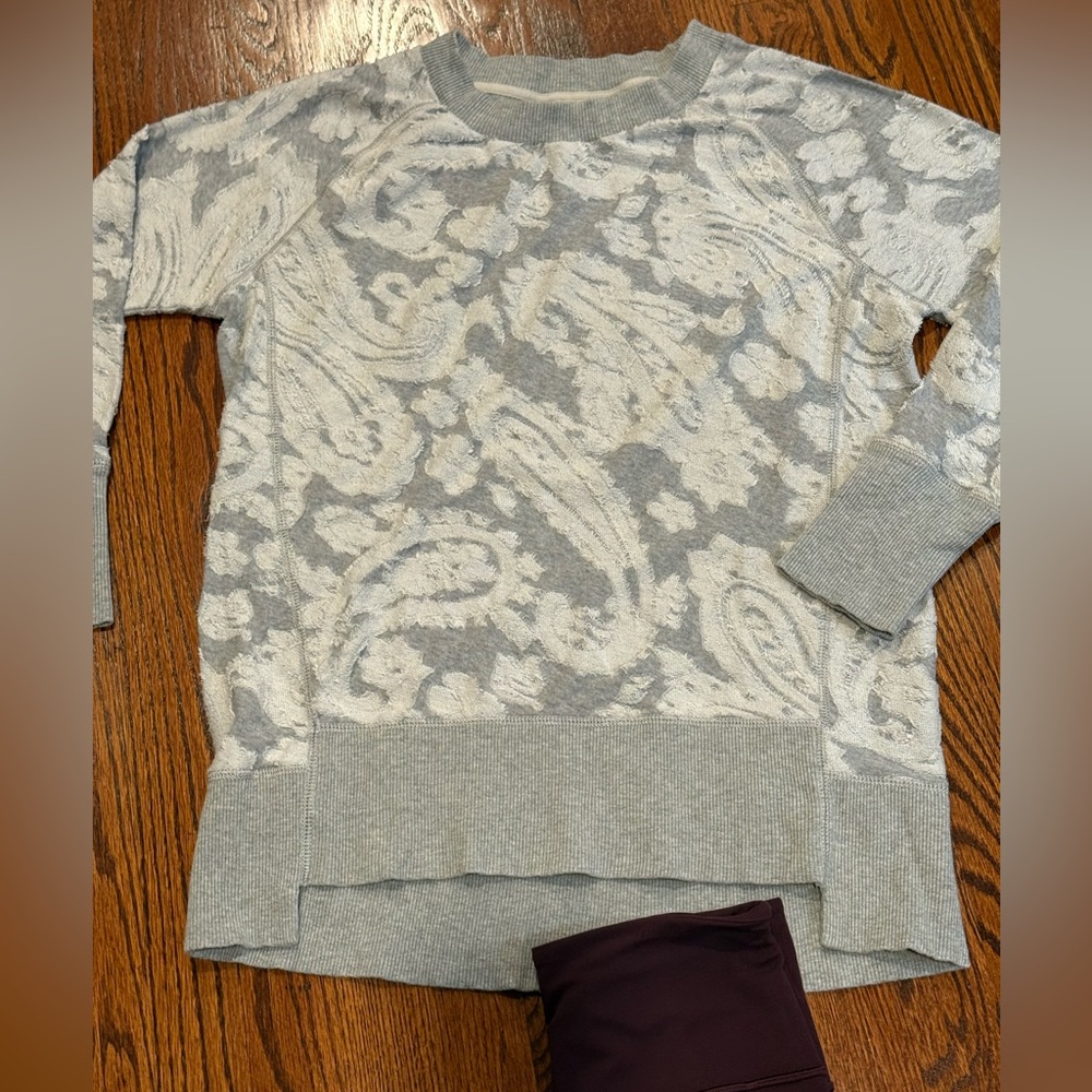 Banana republic heritage grey paisley print hi low oversized sweatshirt XS